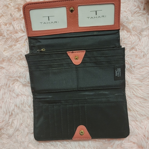 Tri-Fold Wallet - Picture 4 of 5